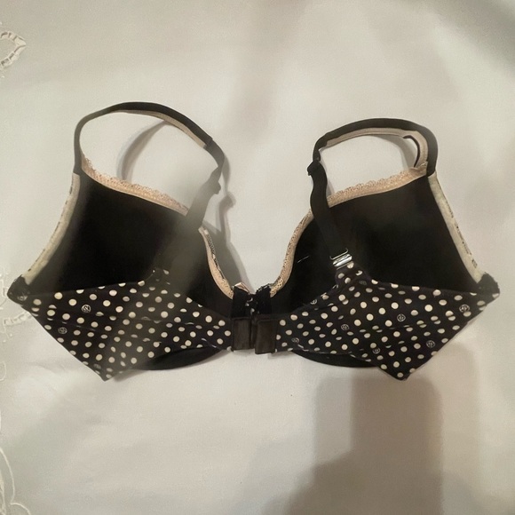 Victoria Secret Romantic Cream and Black Lace Bra - Demi Buste Double - Picture 2 of 3